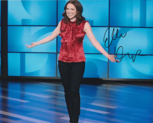Ellie kemper autograph - , signed