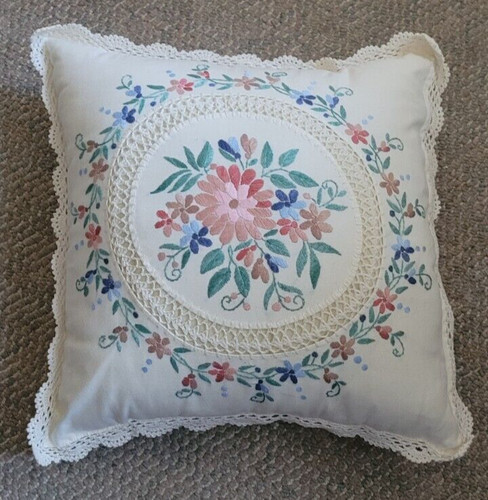 Embroidered inch throw - 15,