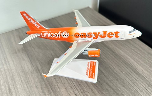 Airbus a319 easyjet unicef - easyjet,