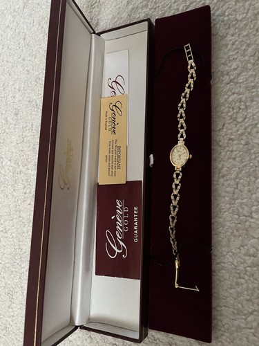 Vintage 9ct solid yellow gold - 9ct,