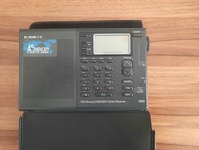 Roberts R809 Digital Worldwide Radio with Case and original Roberts Power Supply