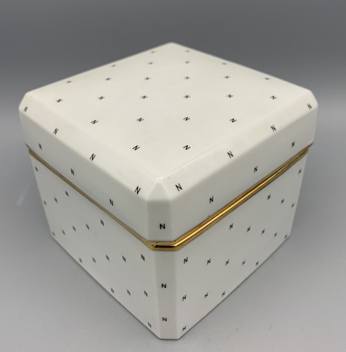 Norell perfume trinket box - trinket,