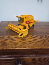 BRITAINS COMBINE HARVESTER TOY MODEL