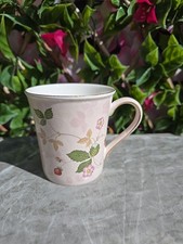 Wedgwood China Wild Strawberry Coffee Mug 3½xH3¾" Light Baby Pink Gold Edge