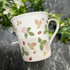 WEDGWOOD Wild Strawberry Mug