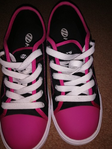 Girls pink heelys size - size, good