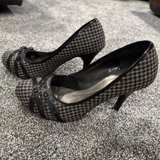 RAMPAGE Houndstooth High Heel