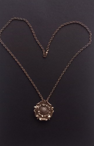 Vintage miracle tudor rose - vintage,
