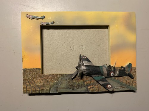 Vtg polyresin painted - vtg,