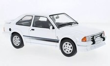 MCG 1:18 1985 Ford Escort Mk3