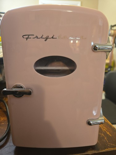 Frigidaire retro mini fridge - mini,
