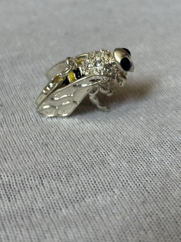 Silver tone bee - silver,