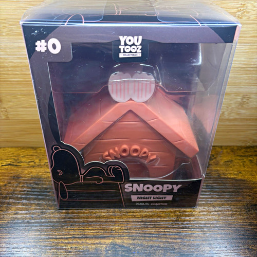 Nwt youtooz snoopy peanut - youtooz,