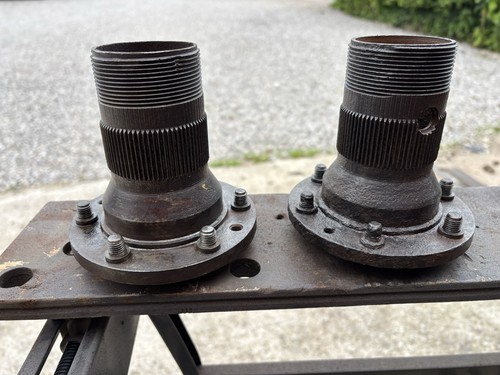 Mmm front hubs pair - front,