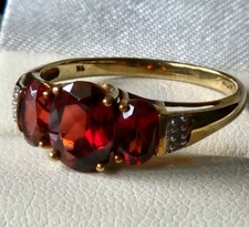 Classic 9ct garnet - garnet, trilogy