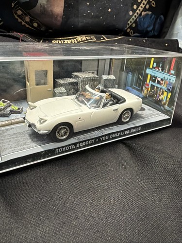 James bond 007 toyota - bond, 2000gt