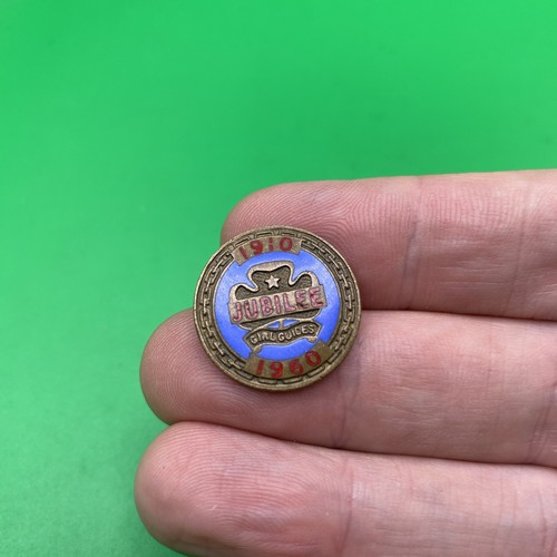 Girl guides jubilee metal pin - girl,