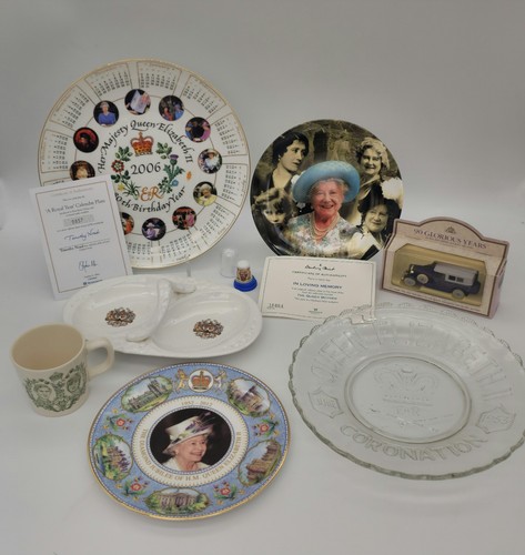 Royal memorabilia queen - royal,