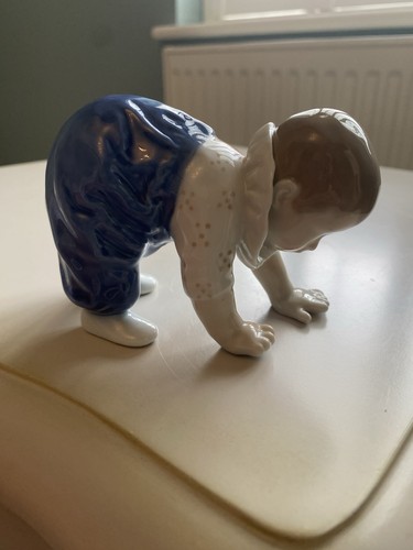 Royal copenhagen figure 406 - copenhagen,