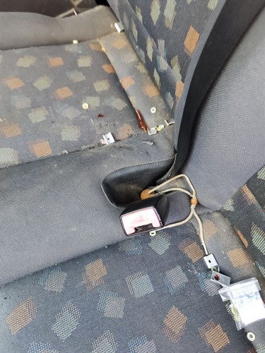 Left front seat belt - front,