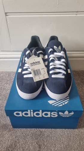 Bnwt adidas samba super suede - super,