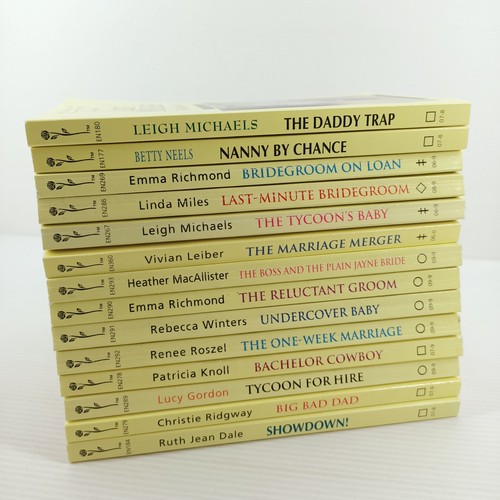14x mills boon enchanted - mills, &