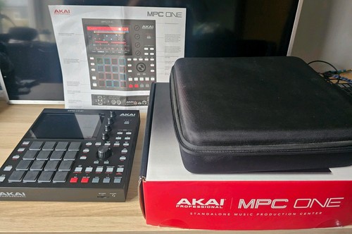Akai mpc one standalone - one,
