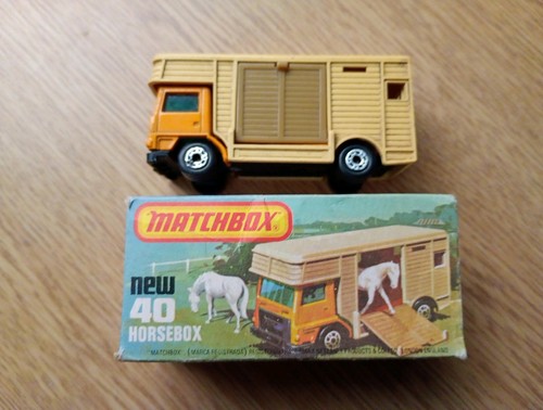 Matchbox superfast horsebox - matchbox,