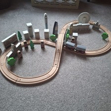 Tidlo Wooden City Of London Train Sets For Kids  3+. VGC