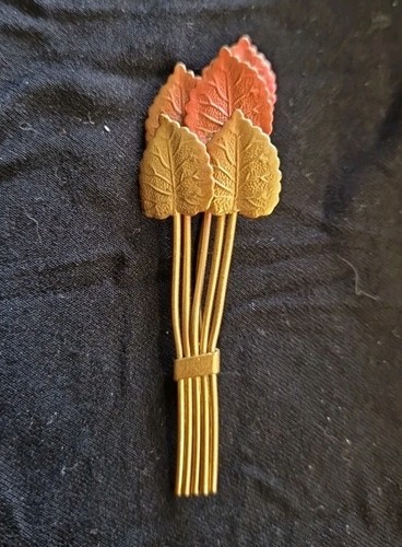 Vintage leaf brooch benefits - leaf, brooch.