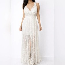 Elegant Lace Maxi Dress in
