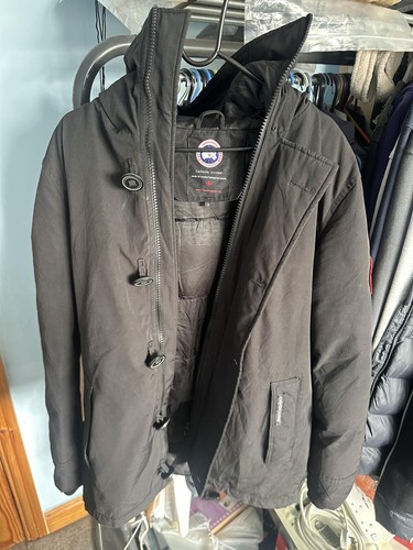 Canada goose black hooded - canada,