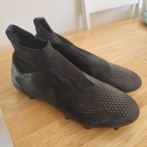 Black laceless football - laceless, boots