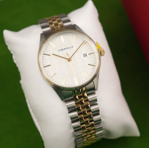Caravelle bulova classic - by,