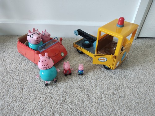 Peppa pig family - peppa, car