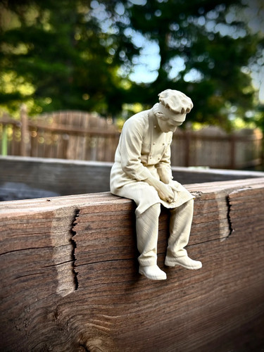 Chef sitting edge statue - chef,