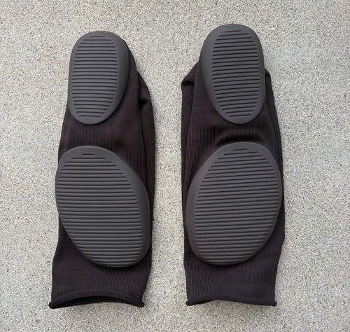 Yeezy pods black - yeezy,