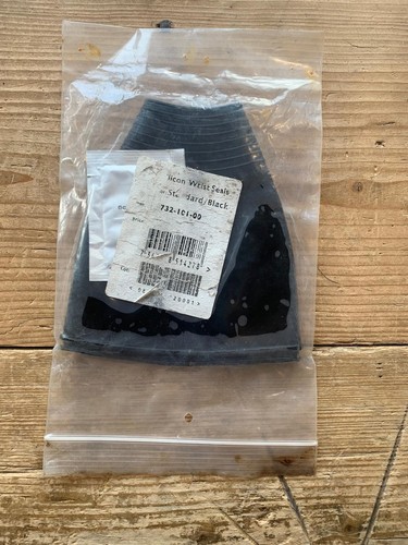 Waterproof silicon wrist seal - wrist,