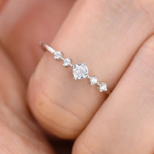 Round diamond stone - diamond,
