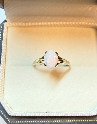 Classic 9ct gold fiery - , opal