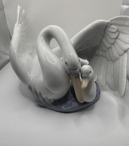 Nao lladro porcelain - by,