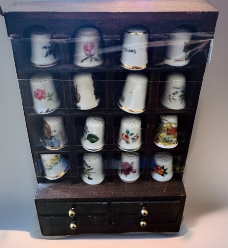 Thimbles wooden display rack - display,