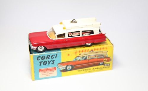 Corgi 437 cadillac ambulance - 437,