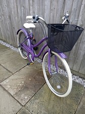 Beautiful Lady Shopper Bicycle. Excellent Condition. £45 ONO Collection Only