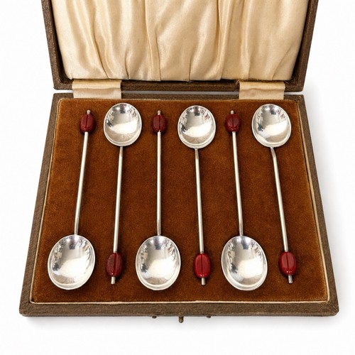 Vintage cased set x - cased, 6