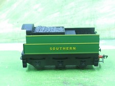 Hornby R38 Battle of Britain class loco tender Southern livery - Mint