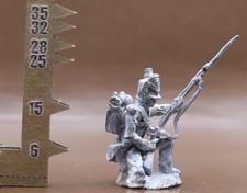 Hinchliffe Models 28mm Napoleonic Wars (N36) British Private Kneeling (JMB450)
