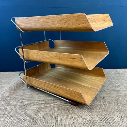 Vintage retro tier shelf - retro,