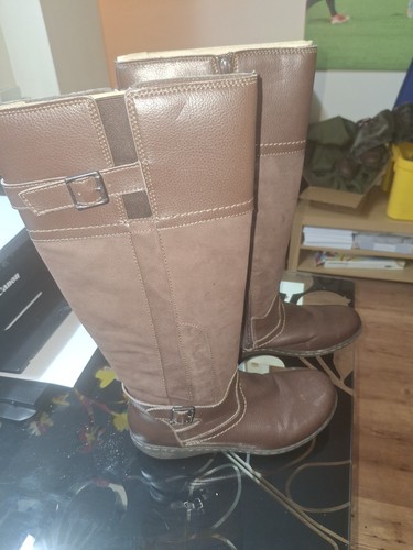 Clarks knee high - high, riddle