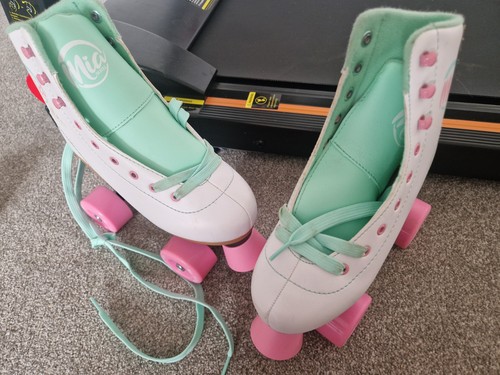 Mia retro quad roller skates - retro,